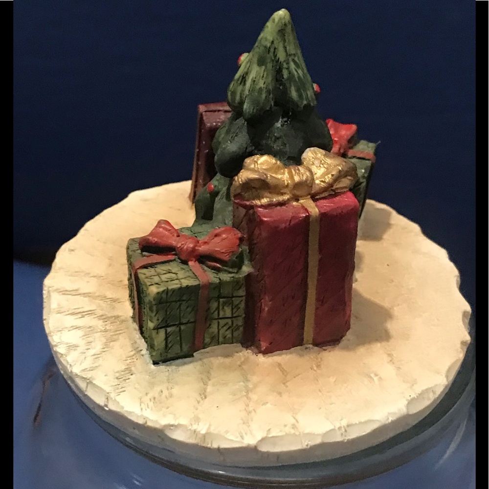 Glass jar with Christmas tree/gifts lid - Picture 9 of 16